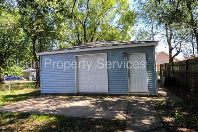 Building Photo - 6833 Woodmar Ave