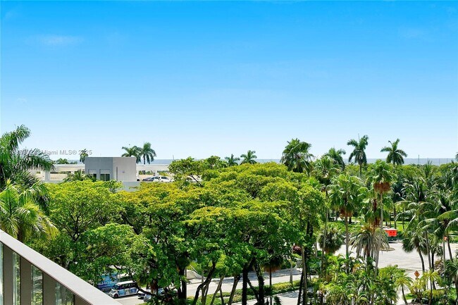 Building Photo - 2655 S Bayshore Dr