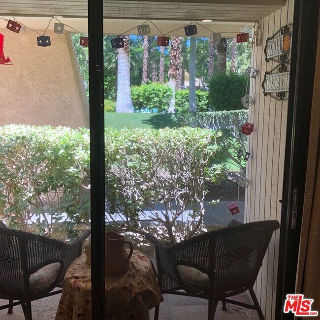 Foto del edificio - 2801 N Los Felices Rd