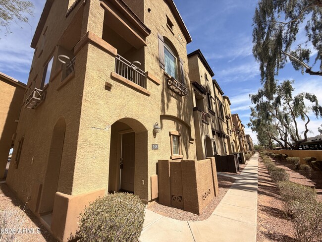Building Photo - 3250 W Greenway Rd