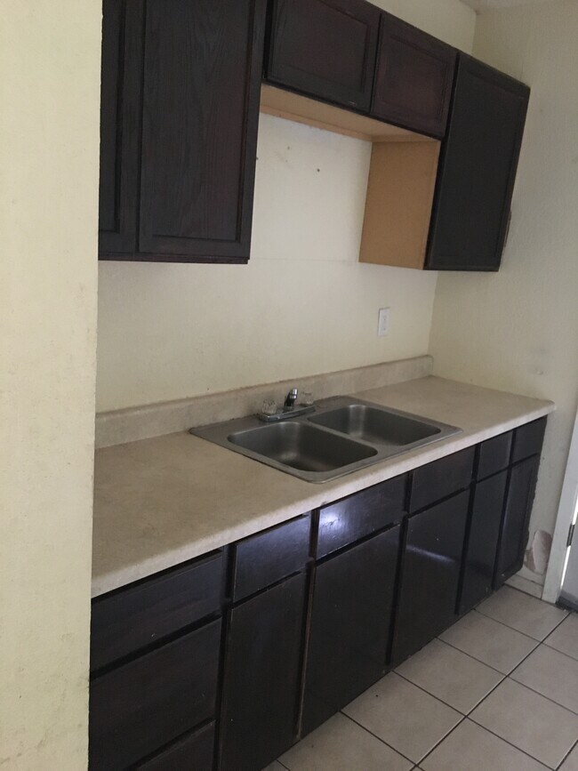 Foto del edificio - 1614 Kemp Blvd
