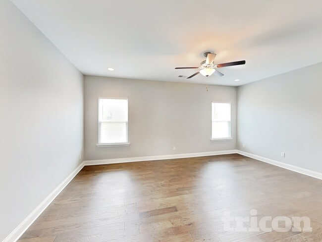 Foto del edificio - 311 Cloverbrook Way