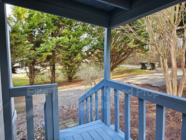 Foto del edificio - 776 Montgomery Dr