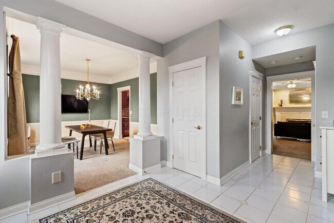 Foto del edificio - 5173 Claridge Dr