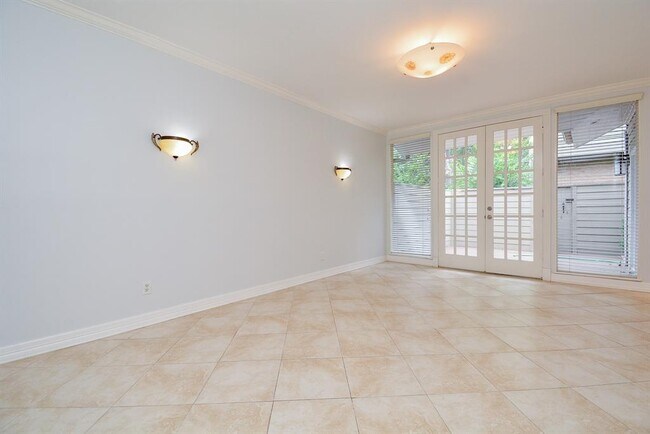 Foto del edificio - 9400 Doliver Dr