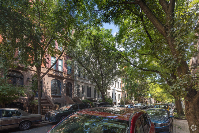 Building Photo - 159-161 W 85th St