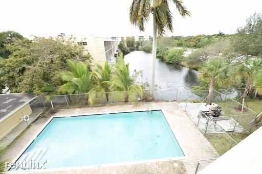 Foto del edificio - 4137 Stirling Rd