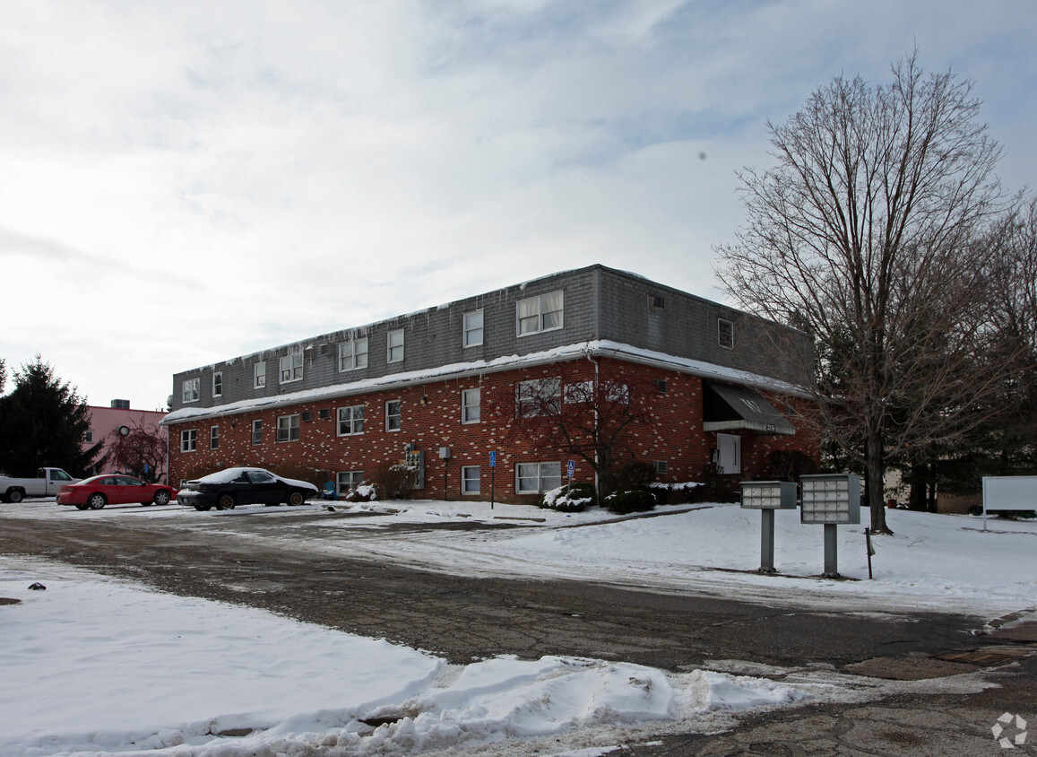 Westwood Court - Westwood Court Apartments