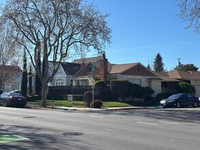 Building Photo - 170-172 12th Ave