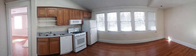 Building Photo - 867 Rosedale Rd NE