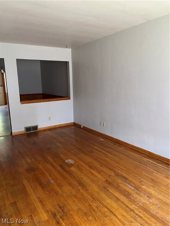 Building Photo - 1048 Saxon Ave