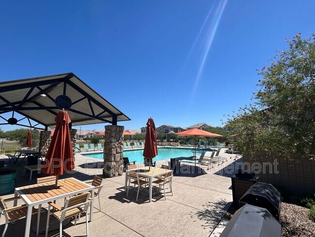 Foto del edificio - 14118 W Hackamore Dr