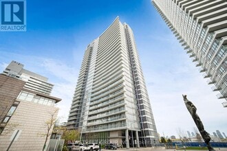 Building Photo - 121 McMahon Dr