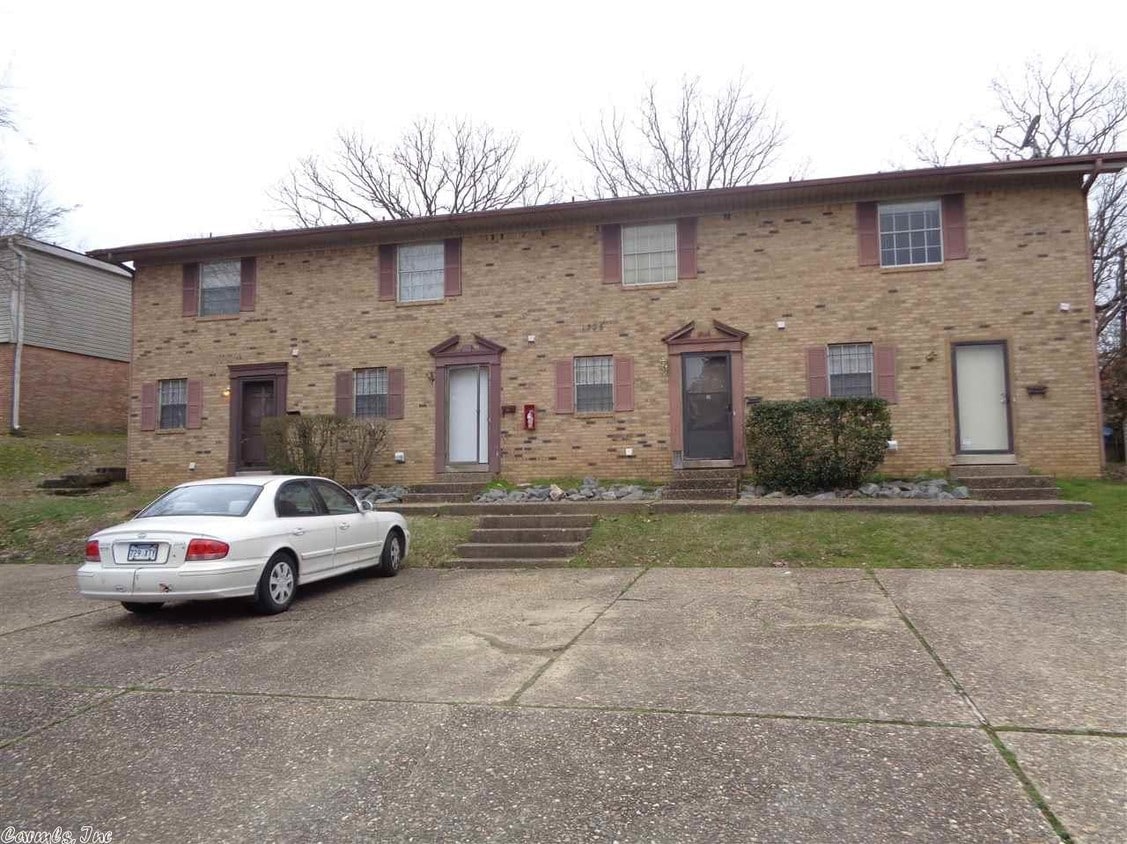 Primary Photo - 1706 Sanford Dr