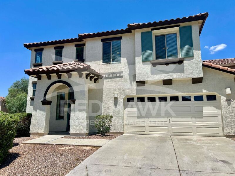 Foto principal - 3736 E Chickadee Rd
