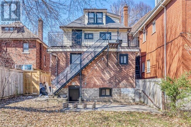 Building Photo - 77 Blake St