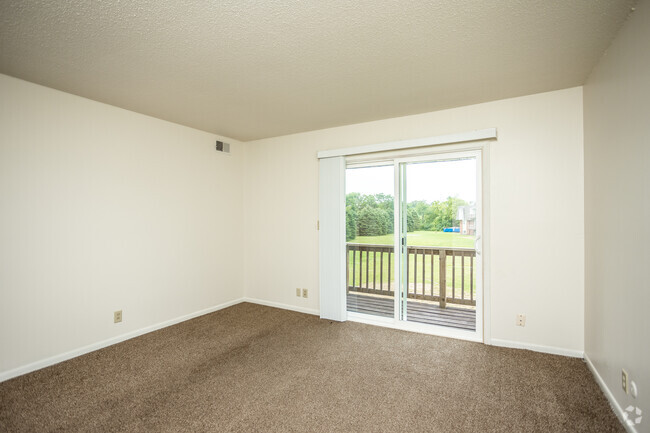 1BR, 1BA - 750 SF - Pine View