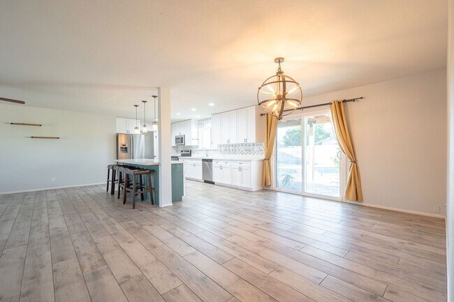 Foto del edificio - 456 W Jasper Dr