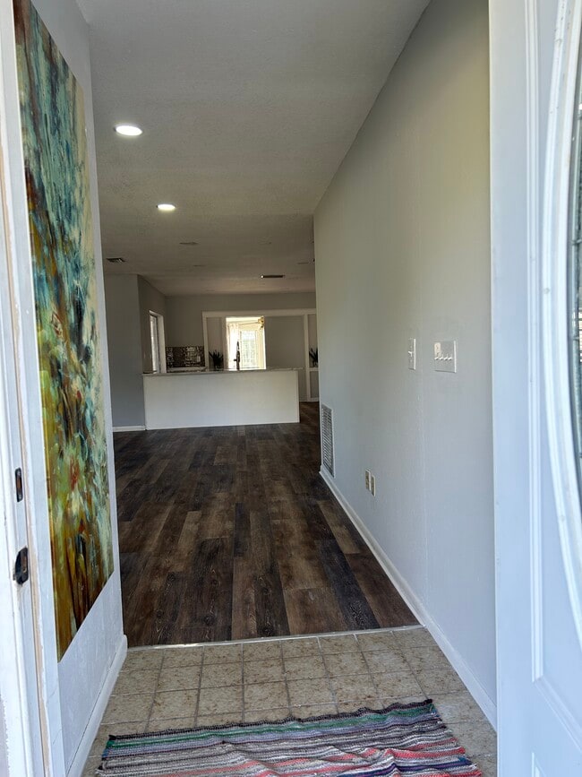 Building Photo - 10415 113th St