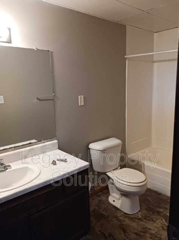 Building Photo - 1017 S 3rd St