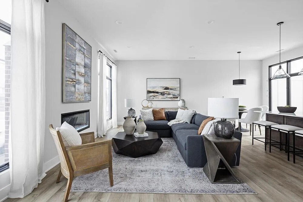 Primary Photo - 705 E 16th St