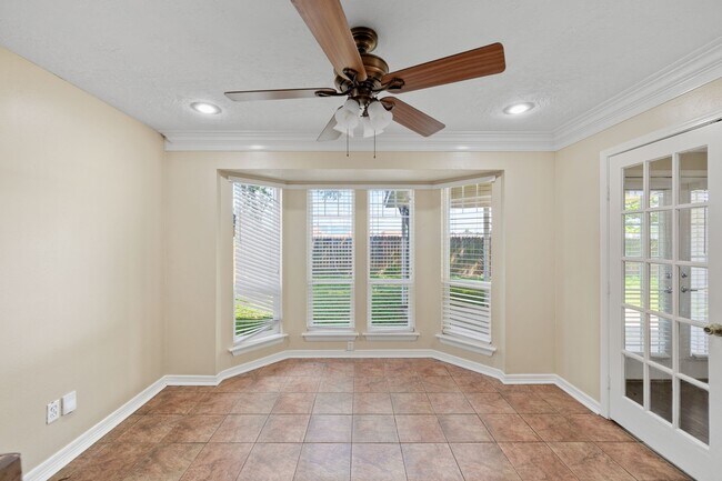 Foto del edificio - 8030 Pine Falls Dr