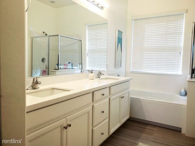 Foto del edificio - 3 br, 2 bath House - 90 E Honeysuckle Pl