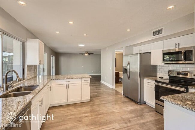 Building Photo - 4 br, 2.5 bath House - 4163 Mallard Dr UNIT