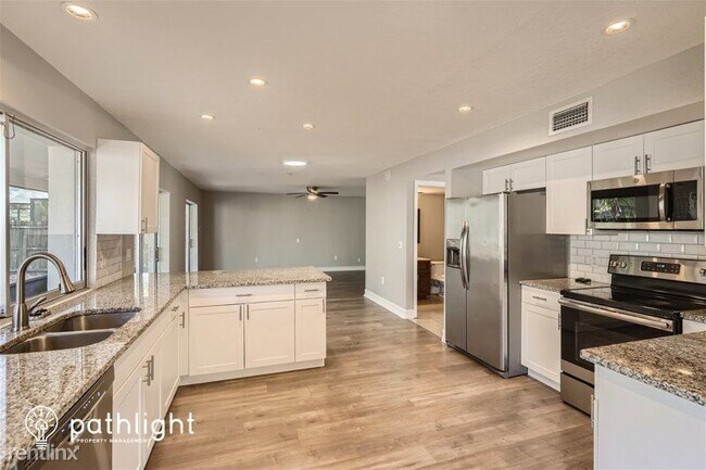 Foto del edificio - 4 br, 2.5 bath House - 4163 Mallard Dr UNIT