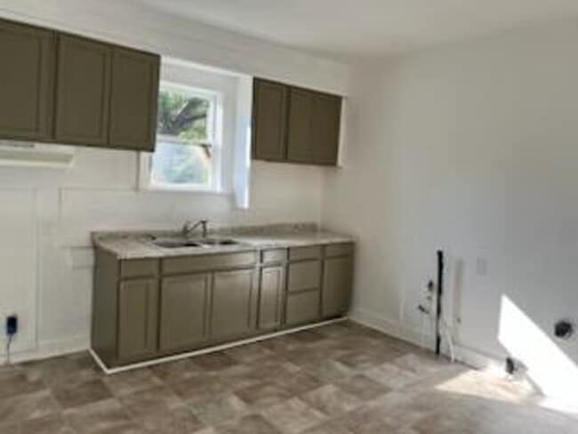 Building Photo - Great Bossier Rental