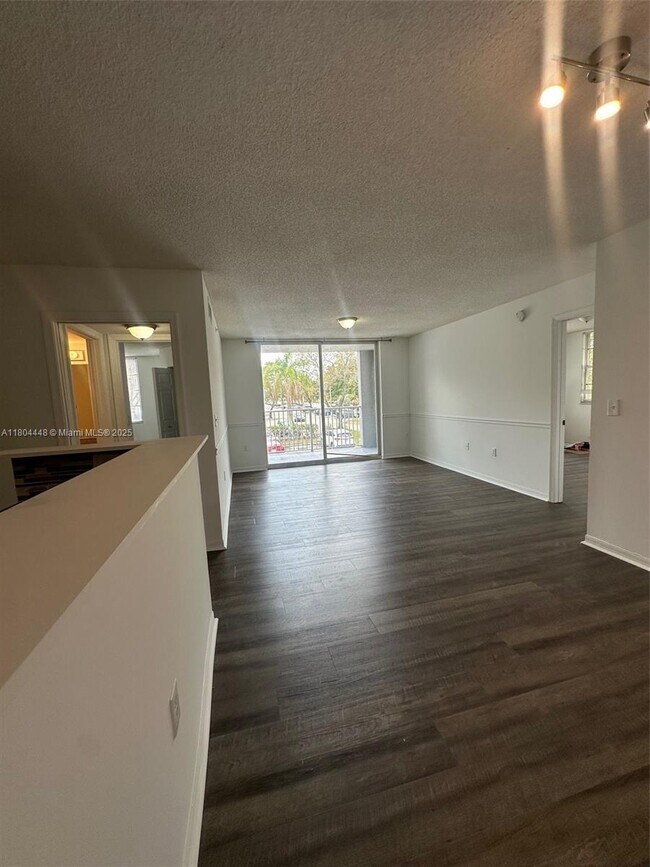 Building Photo - 577 SW 111th Ln