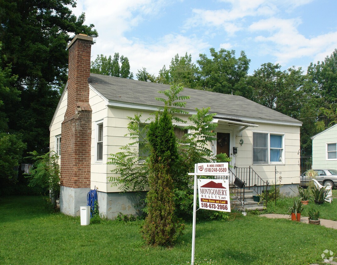Building Photo - 1 Pleasant Pl