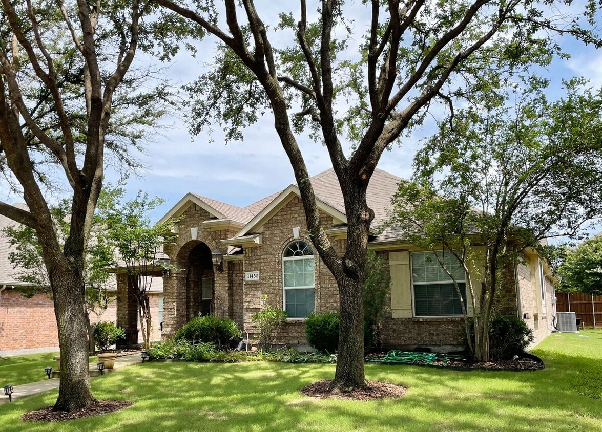Foto del edificio - House For Lease in Frisco