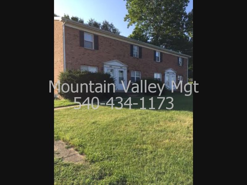 445 S Main St, Broadway, VA 22815