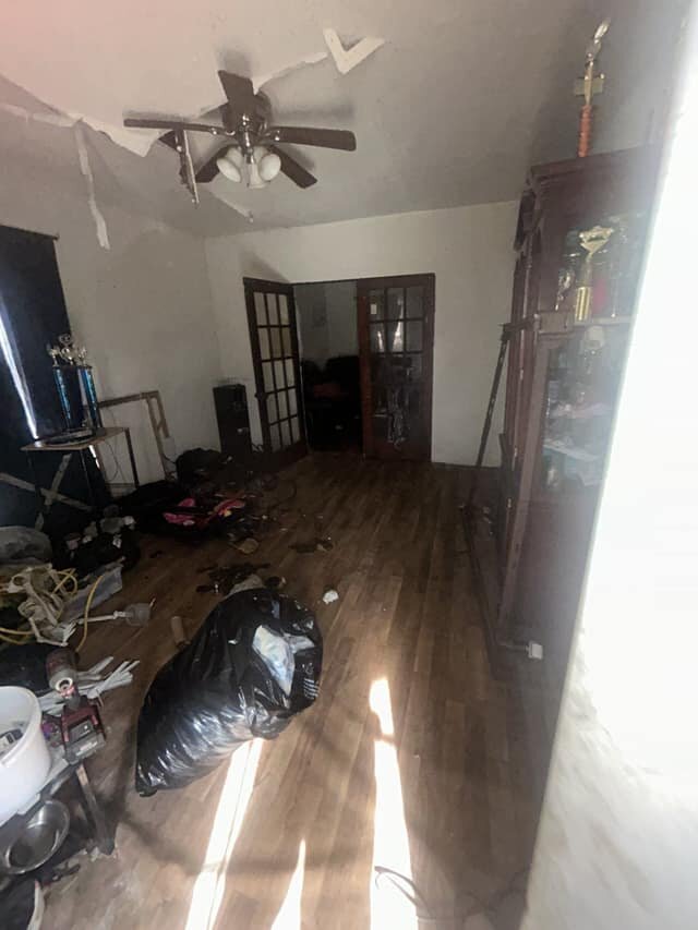 Foto del edificio - 5617 Warren Ave