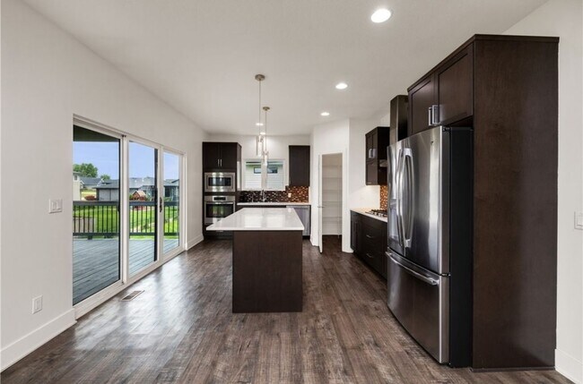 Foto del edificio - 824 83rd St