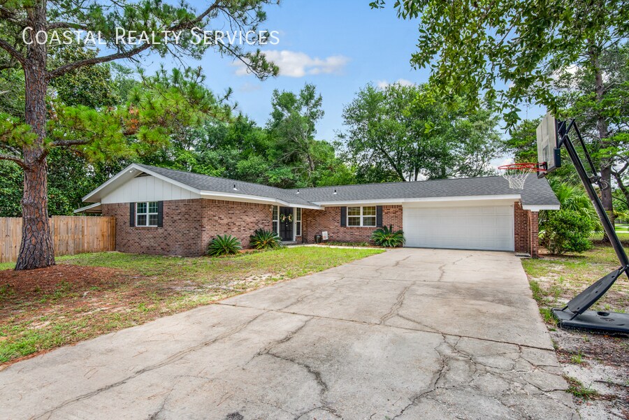 Primary Photo - 135 Poquito Rd