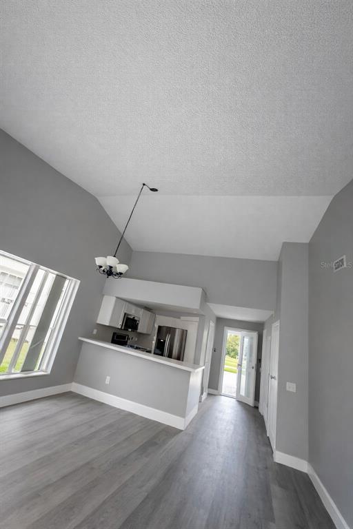 Building Photo - 8273 Cascade Oaks Dr