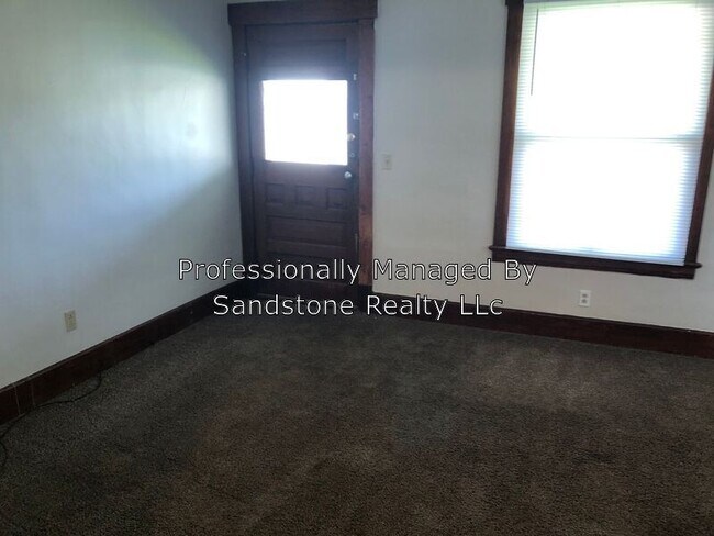 Foto del edificio - 2604-2606 Broadway Ave