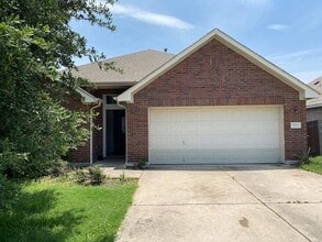 Building Photo - 3701 Pine Needle Cir
