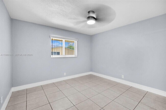 Foto del edificio - 367 Phippen Waiters Rd