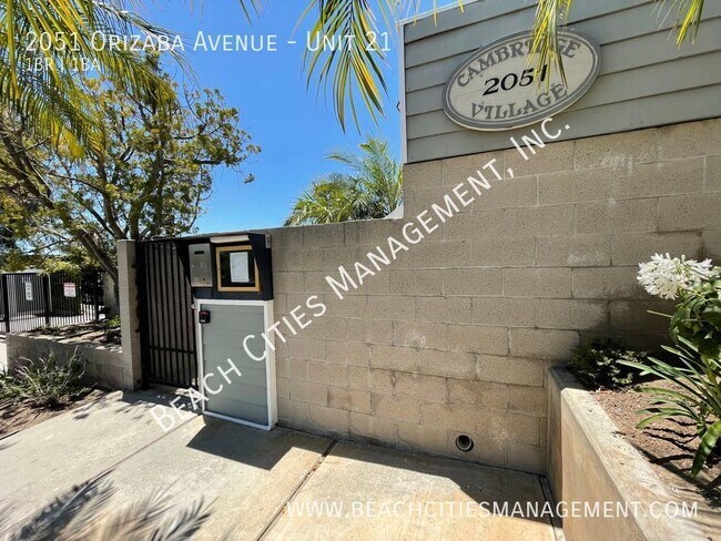 Building Photo - Extra Large Condo, Two Parking Spaces, Cit...