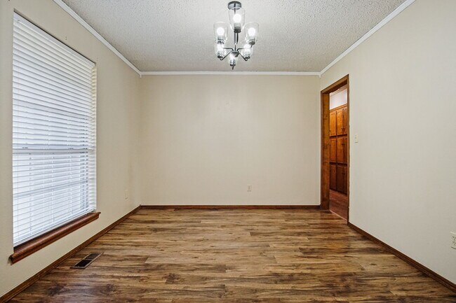 Foto del edificio - 128 W Platt Dr