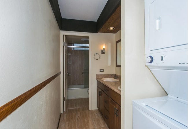 Building Photo - 98-410 Koauka Loop #3E