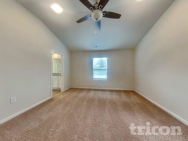 Foto del edificio - 6432 Lowe Ln