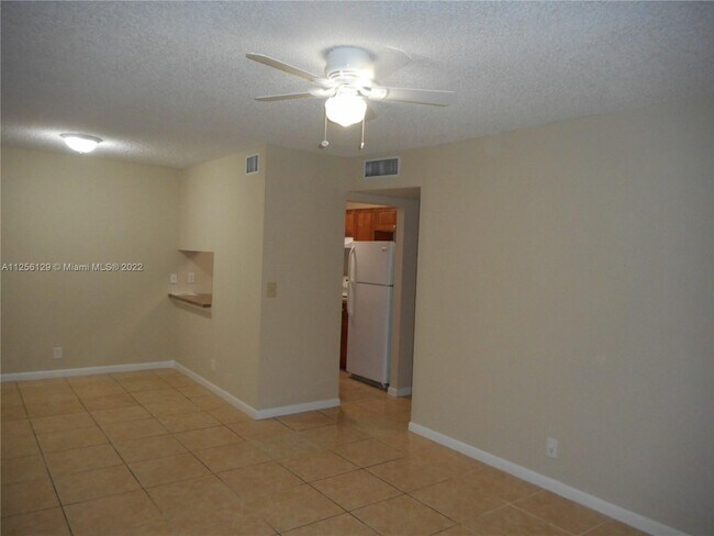 Building Photo - 1798 Abbey Rd