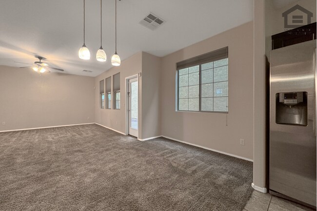 Foto del edificio - 3Bed/2.5Bath House at Union Hills Dr/32nd St! Ready for Immediate Move-In!