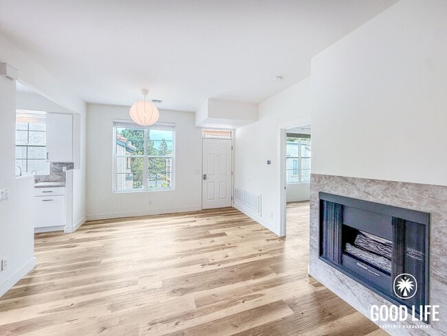 Building Photo - SD: Bright 1BD/1BA Condo in Carmel Valley with Pool, Private Balcony & In-Unit Laundry