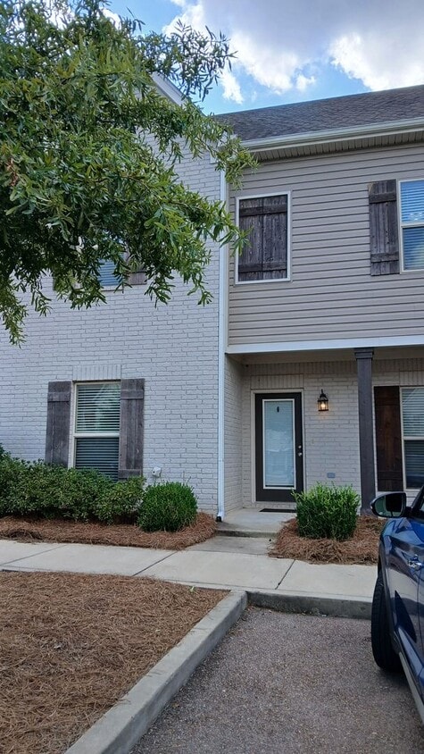 Primary Photo - 4 Bedroom/4.5 Bath