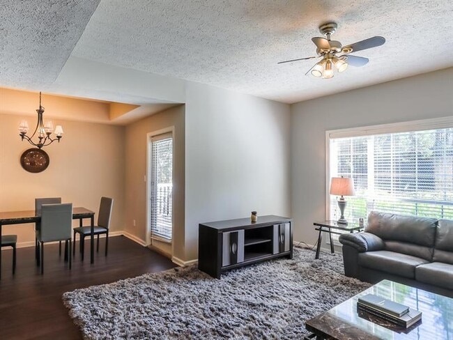 Foto del edificio - 1250 Parkwood Cir SE